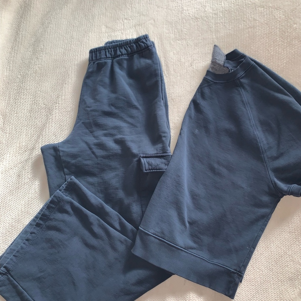 Stitch & Stone - Women's Navy cargo sweatpants & top
